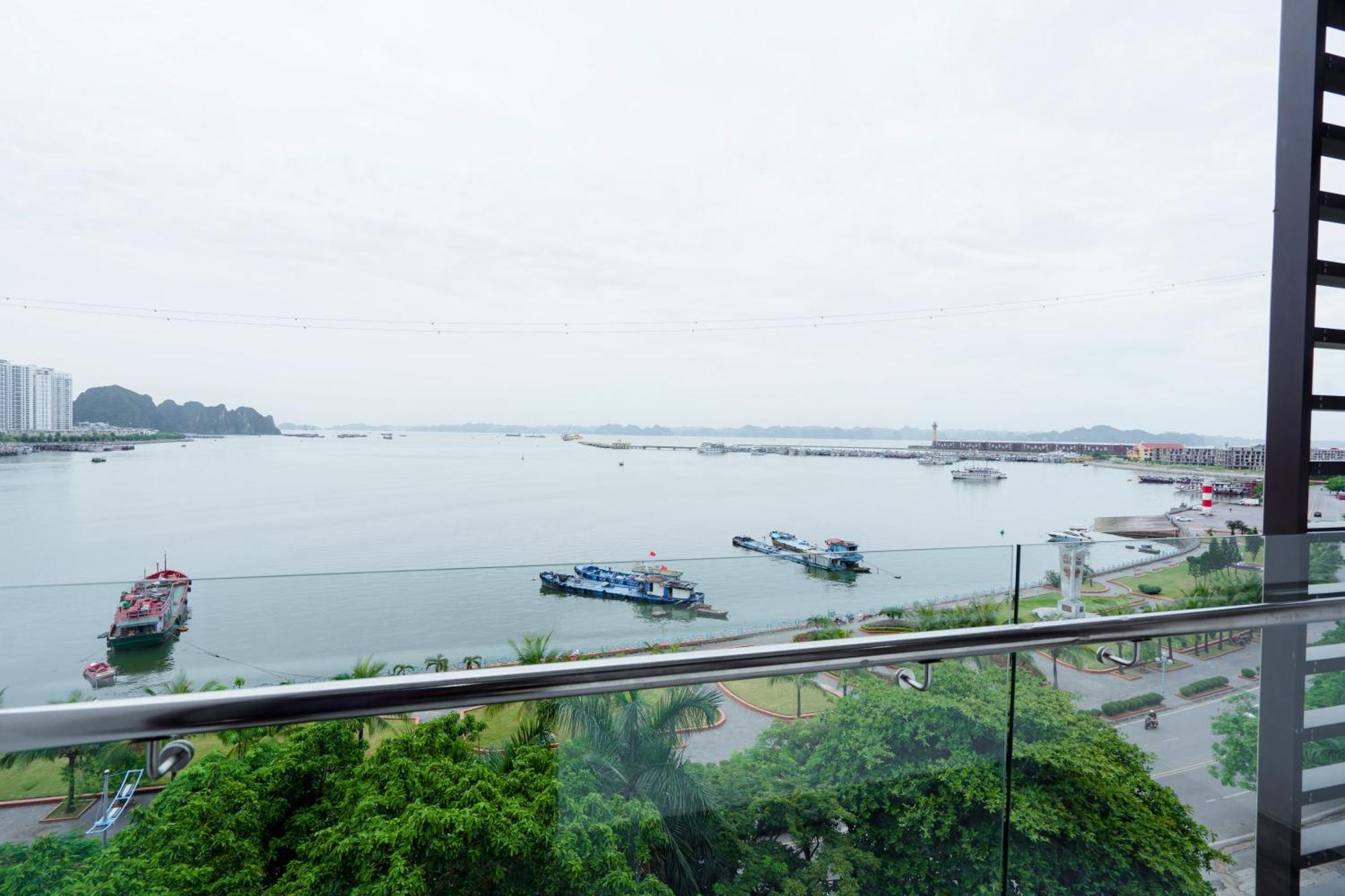 Bach Dang Ha Long Hotel エクステリア 写真